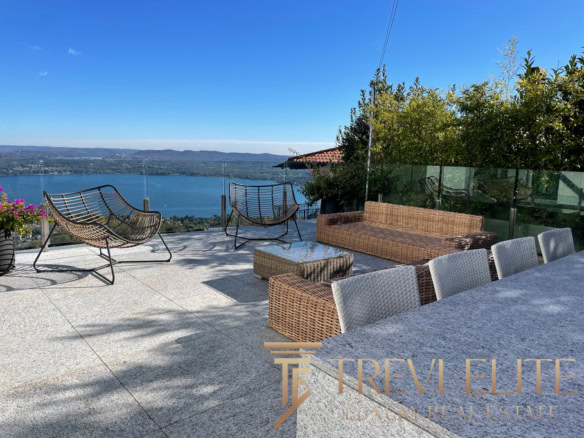 villa na ozere madzhore15