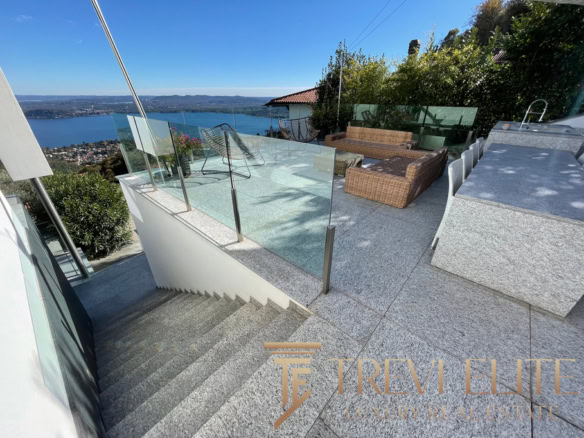 villa na ozere madzhore16