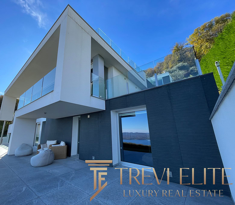 villa na ozere madzhore18