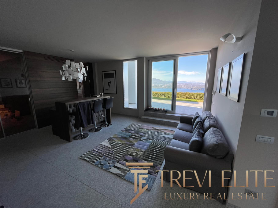 villa na ozere madzhore23