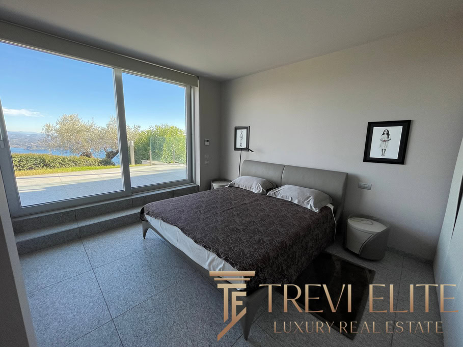 villa na ozere madzhore24