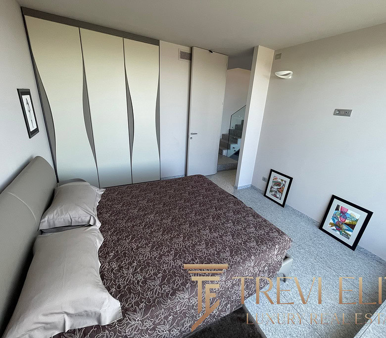 villa na ozere madzhore25