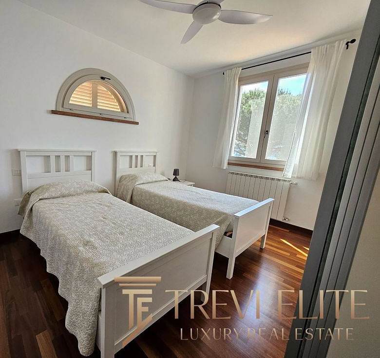 villa v toskane s vidom na more i bassejnom (1)