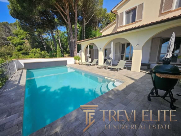 villa v toskane s vidom na more i bassejnom (15)