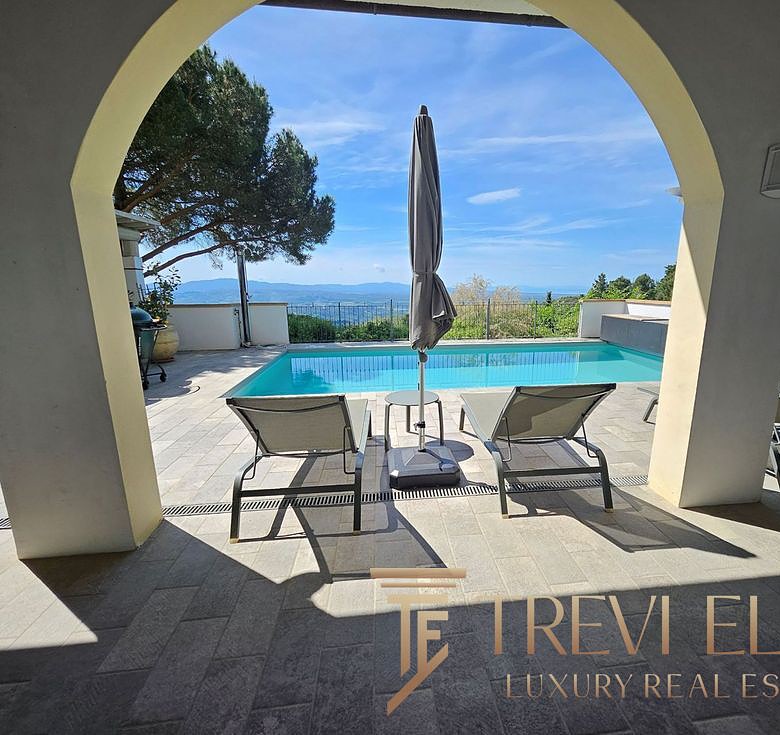 villa v toskane s vidom na more i bassejnom (19)