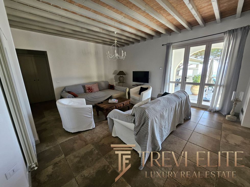 villa v toskane s vidom na more i bassejnom (21)