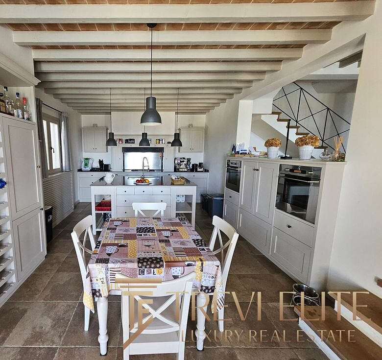 villa v toskane s vidom na more i bassejnom (26)