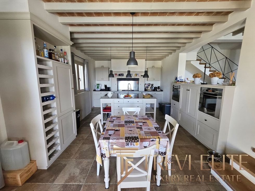 villa v toskane s vidom na more i bassejnom (26)