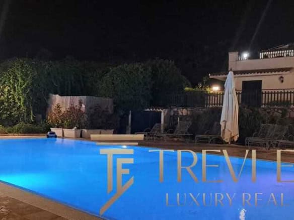 villa s bassejnom na more arenda v italii (23)