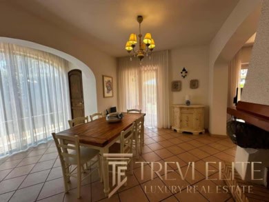 villa s bassejnom na more arenda v italii (38)