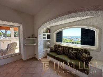 villa s bassejnom na more arenda v italii (48)