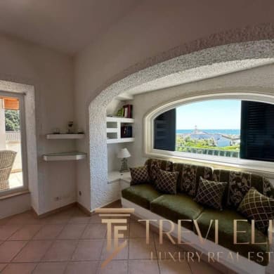 villa s bassejnom na more arenda v italii (48)