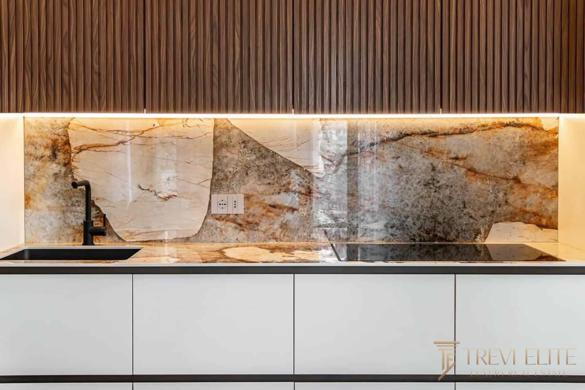 apartment campione ditalia kitchen 2