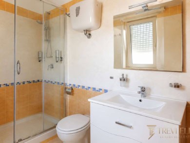property pizzo bathroom 2