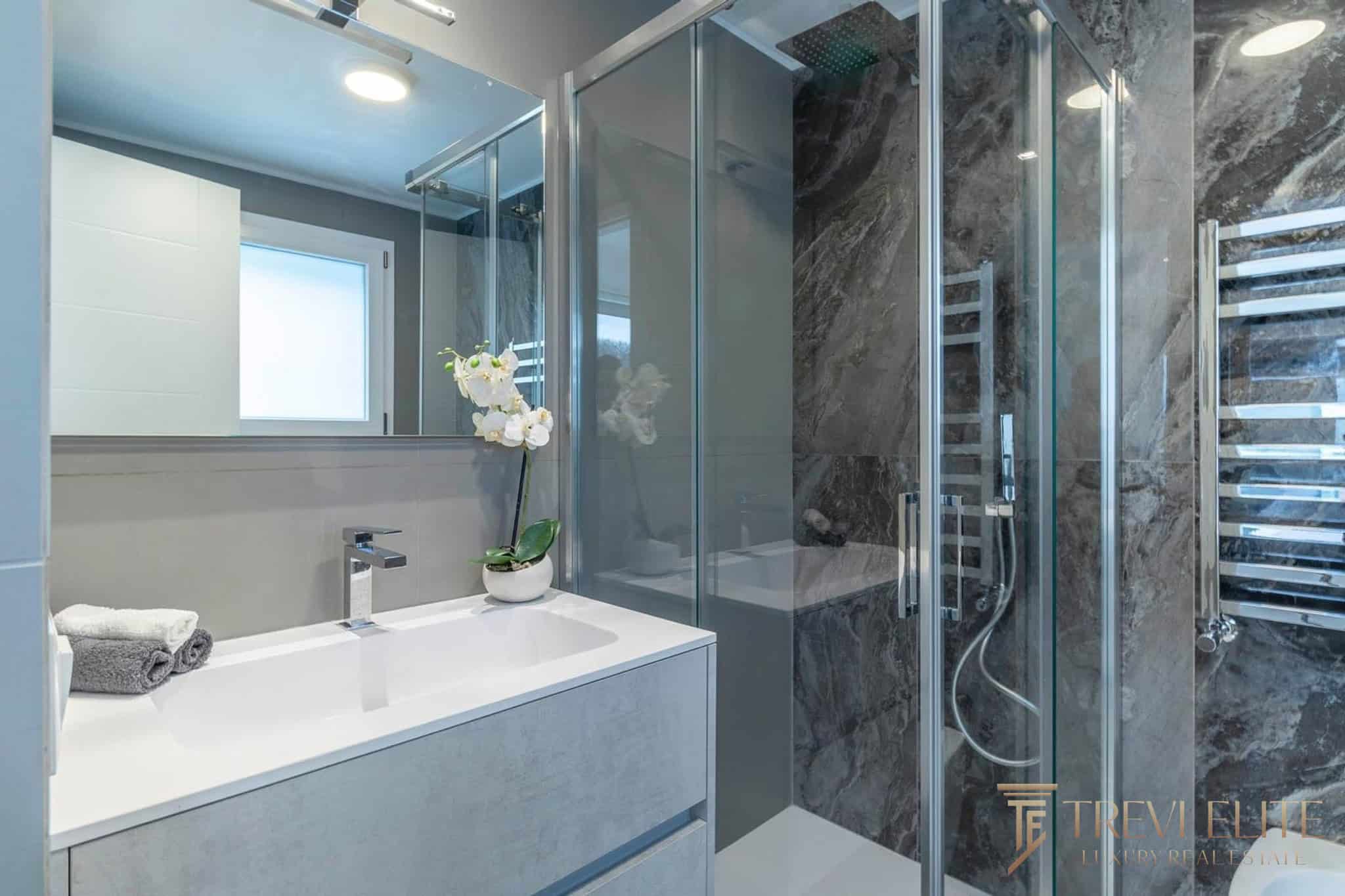 villa axa bathroom 1