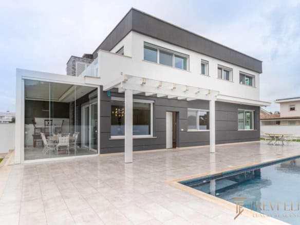 villa axa terrace 1