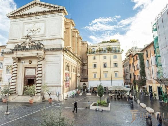 property roma facade